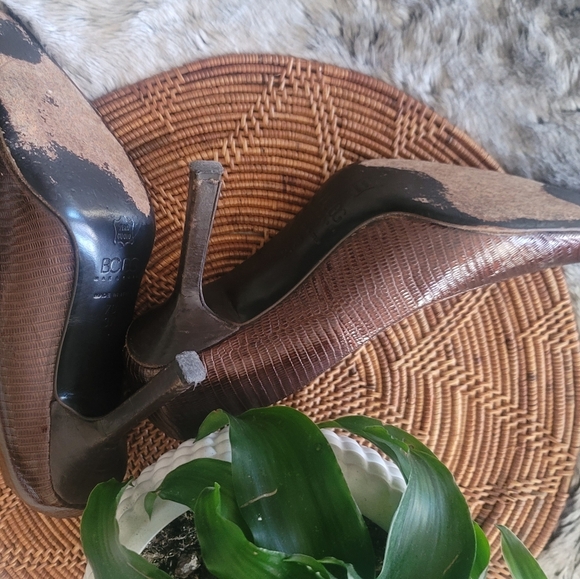 BCBG Vintage...7 (37) Italy pumps!!! - Picture 6 of 7